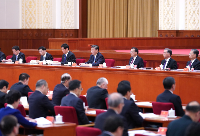 中國共產(chǎn)黨第十九屆中央委員會(huì)第五次全體會(huì)議，于2020年10月26日至29日在北京舉行。這是習(xí)近平、李克強(qiáng)、栗戰(zhàn)書、汪洋、王滬寧、趙樂際、韓正等在主席臺(tái)上。新華社記者 殷博古 攝